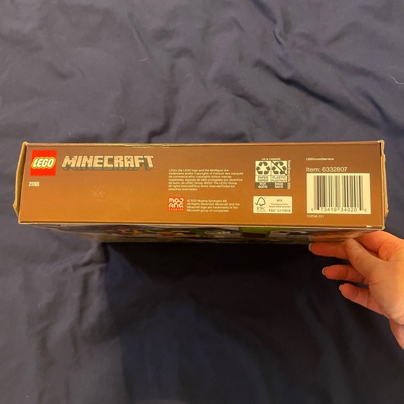 LEGO Minecraft The Bee Farm - new unopened box - Picture 7 of 7